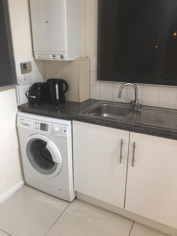 Waltham Abbey Private Property Экстерьер фото