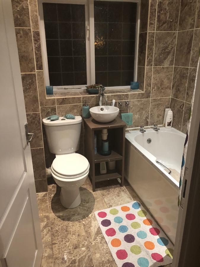 Waltham Abbey Private Property Экстерьер фото