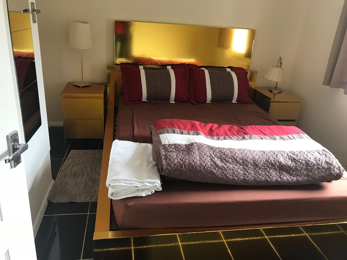 Waltham Abbey Private Property Экстерьер фото